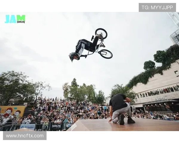 南京滑板队在极限运动嘉年华中以81分稳居积分榜首位