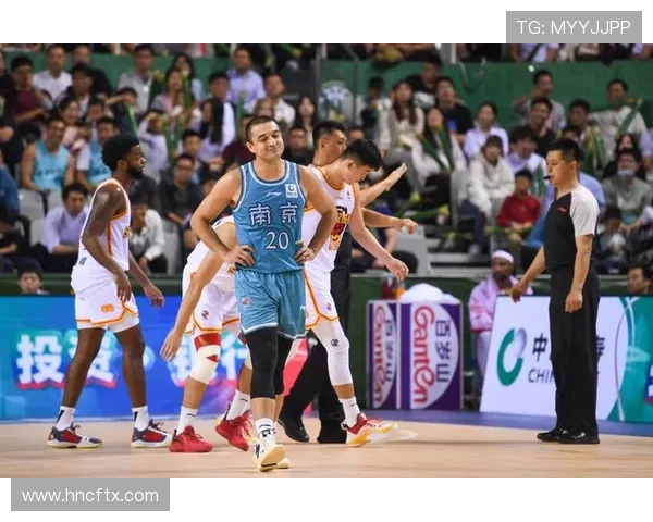 南京篮球队防守策略解析：深度剖析其战术与执行力